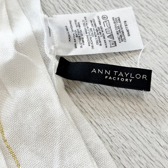 New ANN TAYLOR FACTORY Women’s Ivory Gold Woven Multifunctional Scarf 29”X53” - Picture 5 of 9